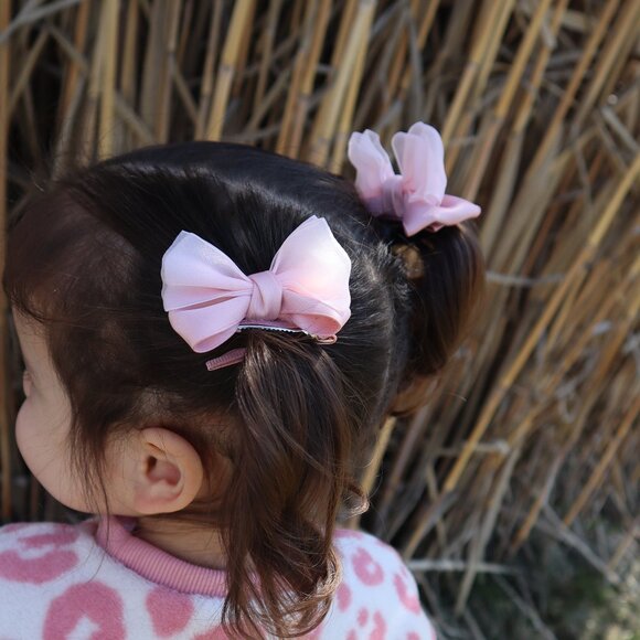 Hop into Easter with the cutest pink hair clips for your little girl! - Picture 3 of 4